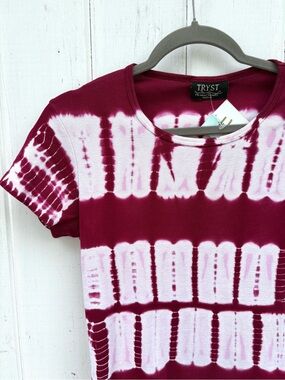 Tryst Burgundy and White Tie-Dye Short Sleeve Tee